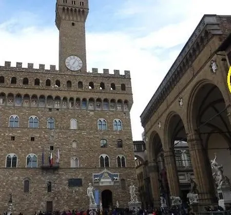 Piazza Signoria 1, Apartment Florence